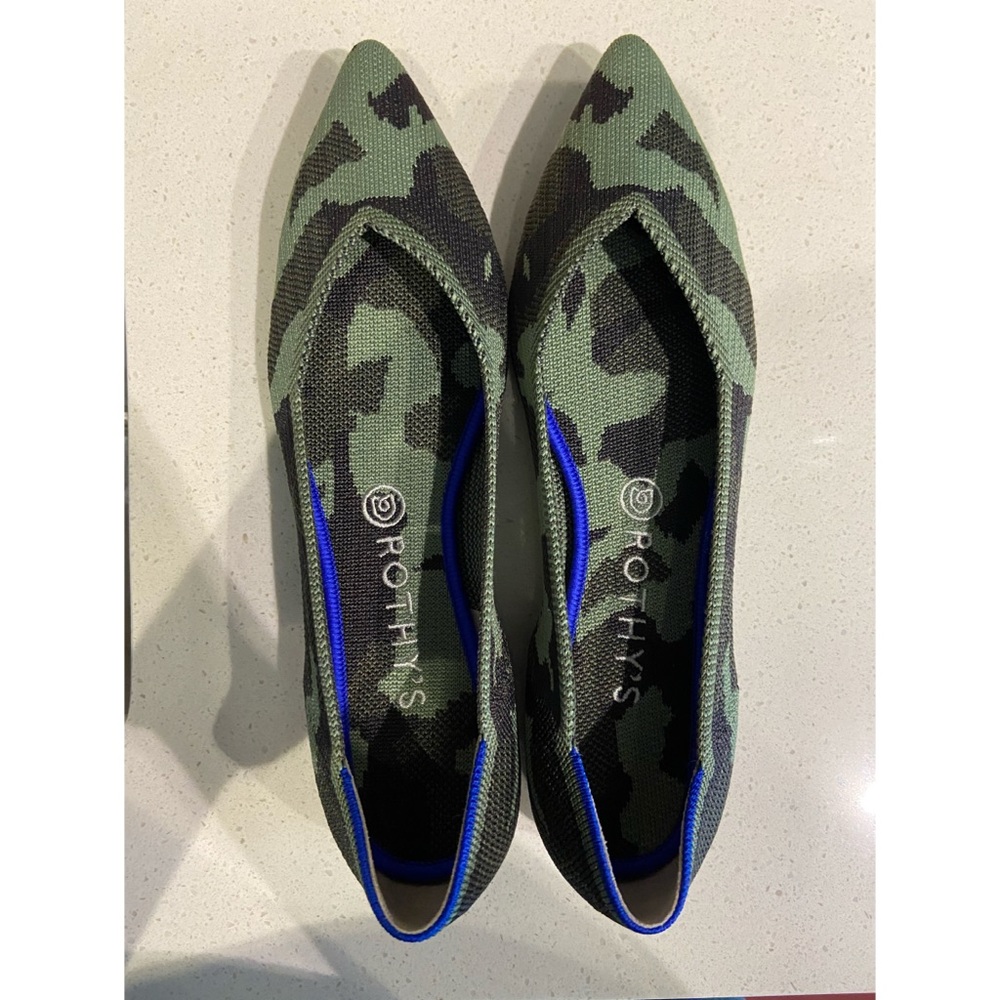 Rothys Olive Camo Point Flats Size 10.5 Pristine